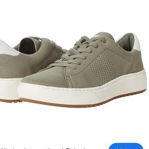 NEW Sofft Waylyn Sneakers Shoes